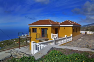 Villa La Planta – Modern Holiday Villa with Sea View, Pool & Privacy