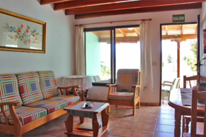 ist das kleinste der Häuser mit 55qm Wohnfläche und hat seinen Eingang auf der Rückseite von Casa B.